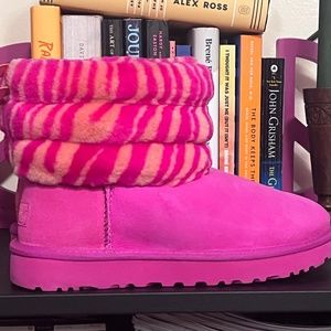 EUC Ugg Fluff Mini Zebra